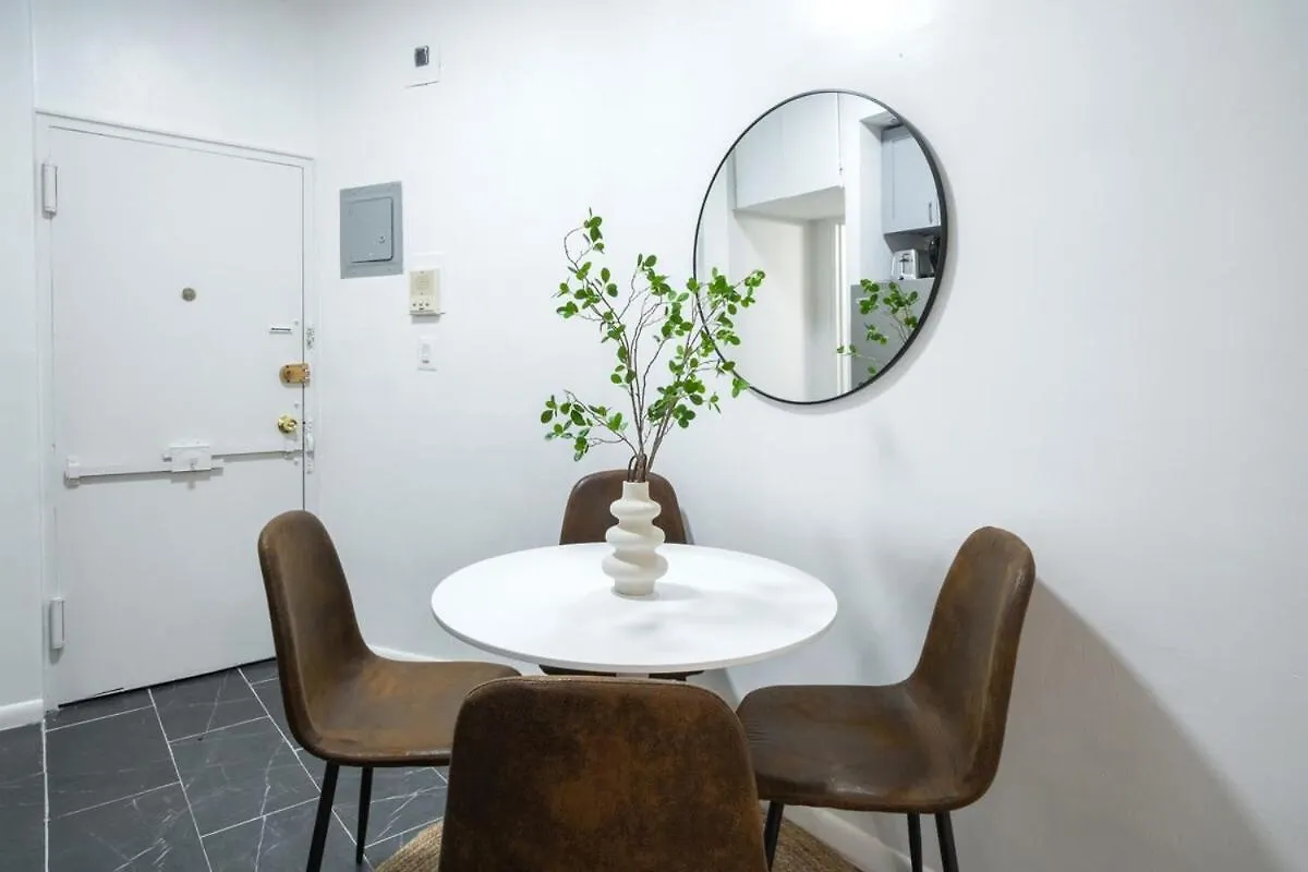 74-1A New Studio In Prime Uws - Gym In Building New York