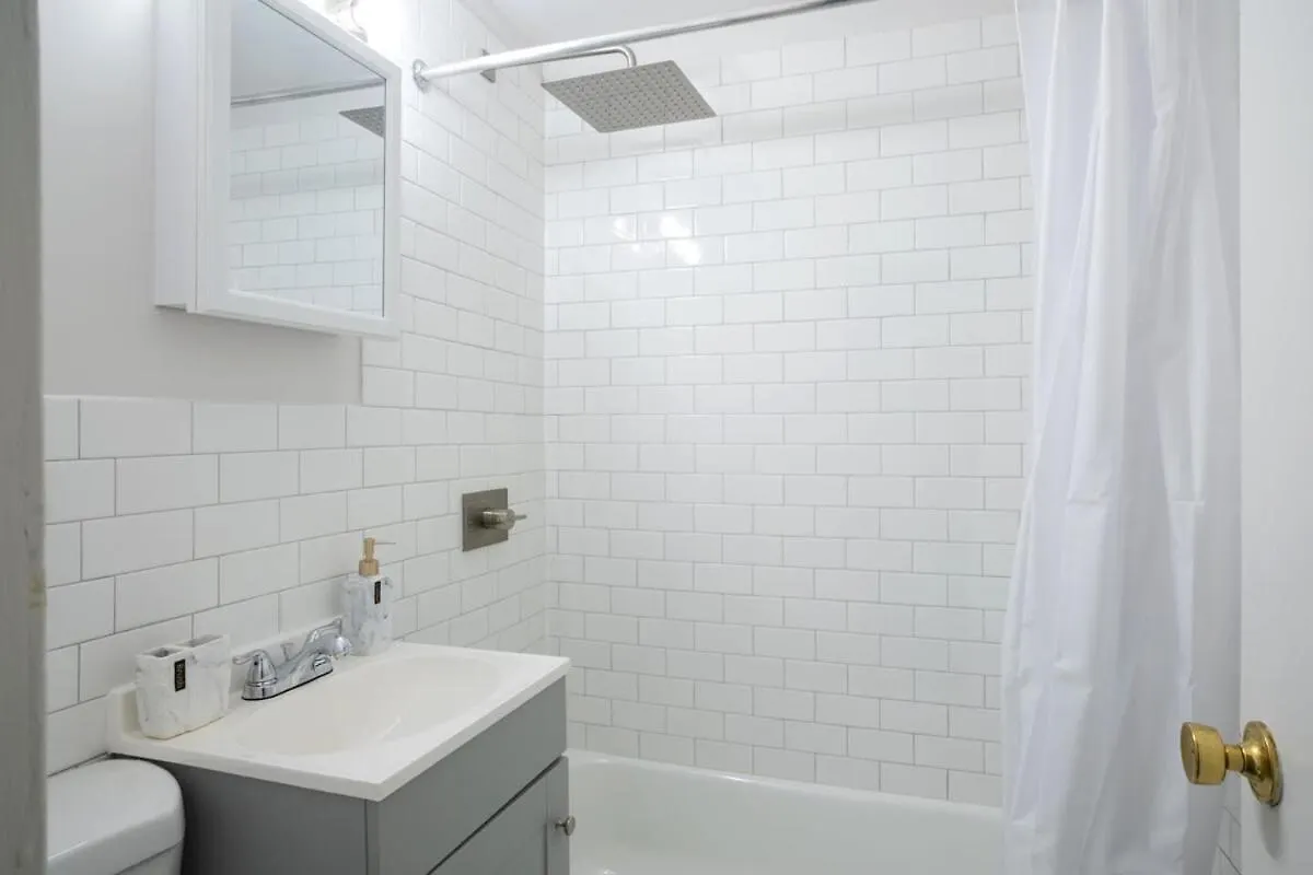 74-1A New Studio In Prime Uws - Gym In Building New York