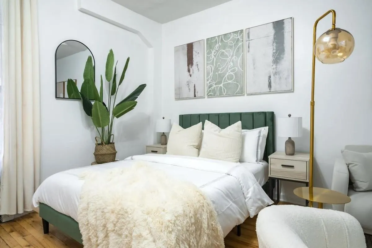 74-1A New Studio In Prime Uws - Gym In Building New York